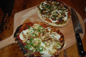 pizzas-on-peel pizzas-on-peel